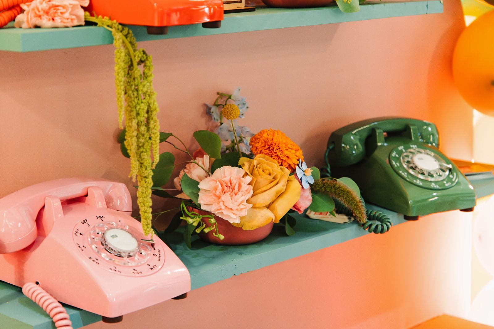 Hotline shelf florals @daydreamflorals